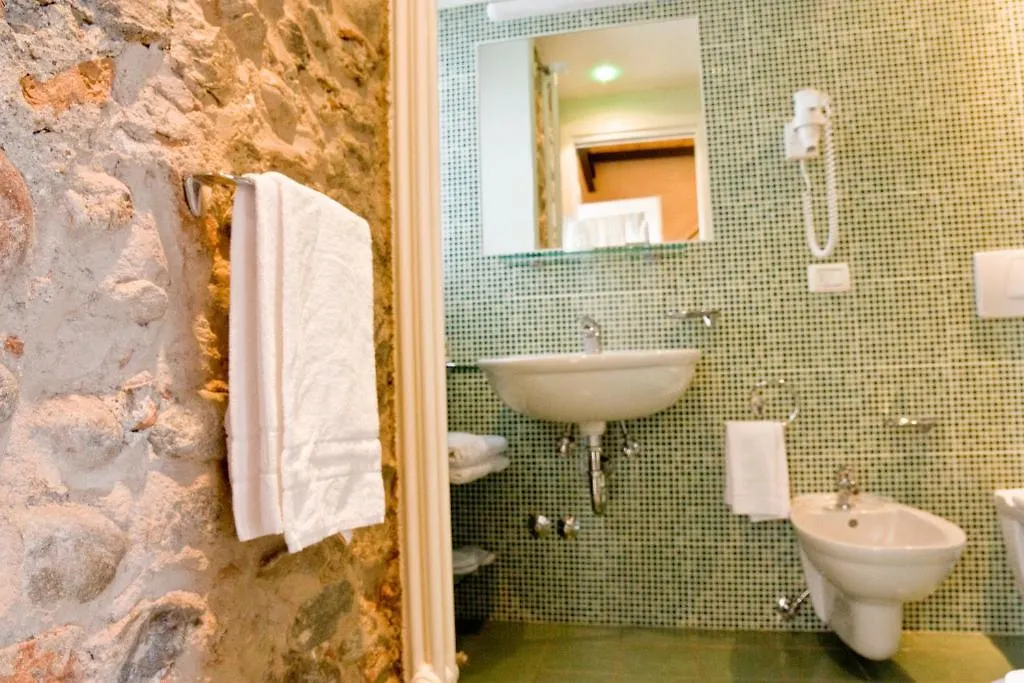 Locanda La Casetta Angera 2*,  Italien