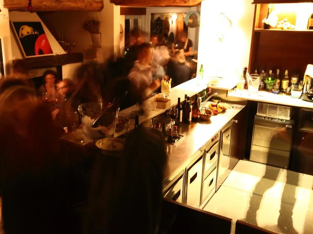 Locanda La Casetta Angera Gæstehus